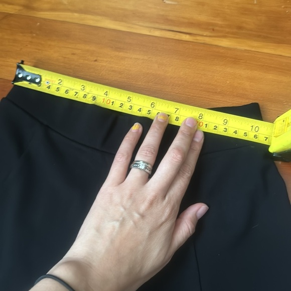 H&M women’s black mini skater skirt size XS with zipper - Picture 3 of 6